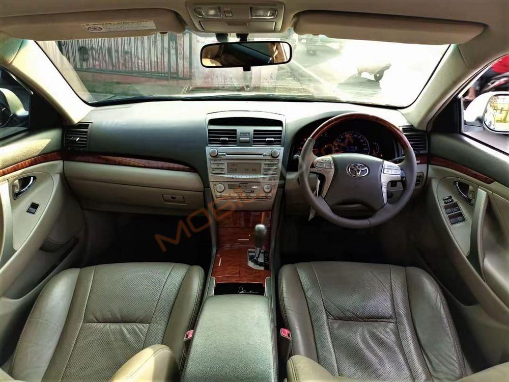 Mobil Toyota Camry 2010