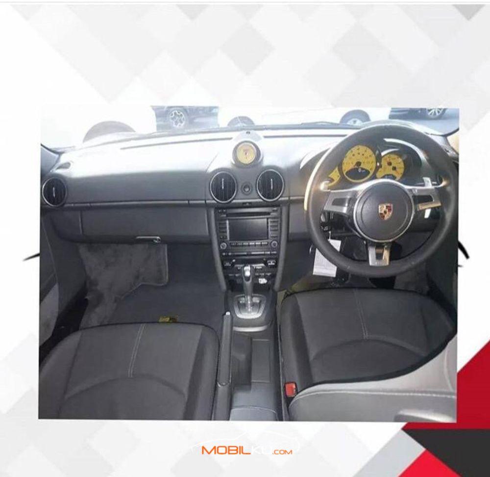 Mobil Porsche Cayman 2011