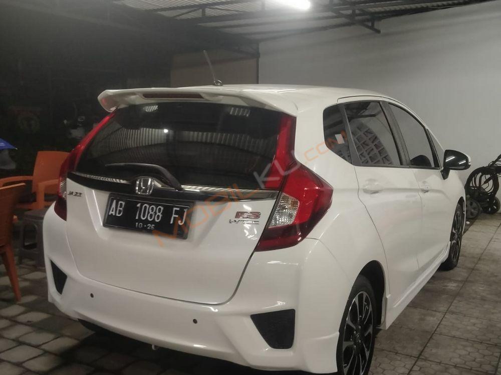 Mobil Honda Jazz 2016