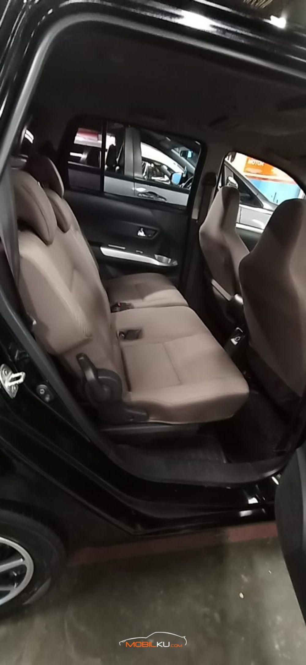 Mobil Toyota Calya 2018