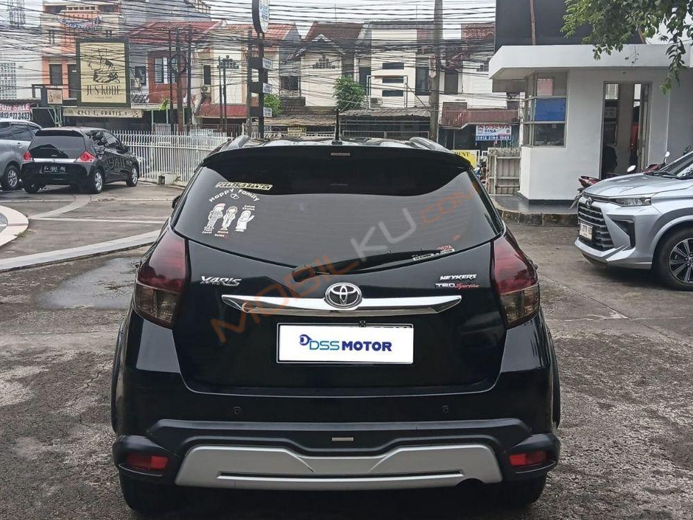 Mobil Toyota Yaris 2017