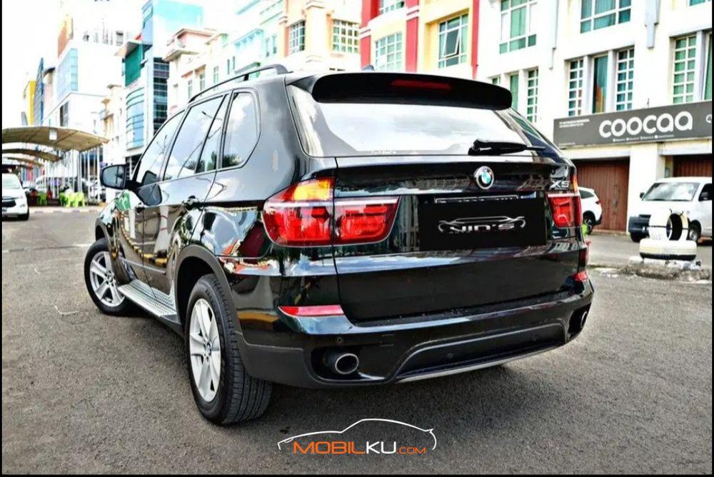 Mobil BMW X5 2011