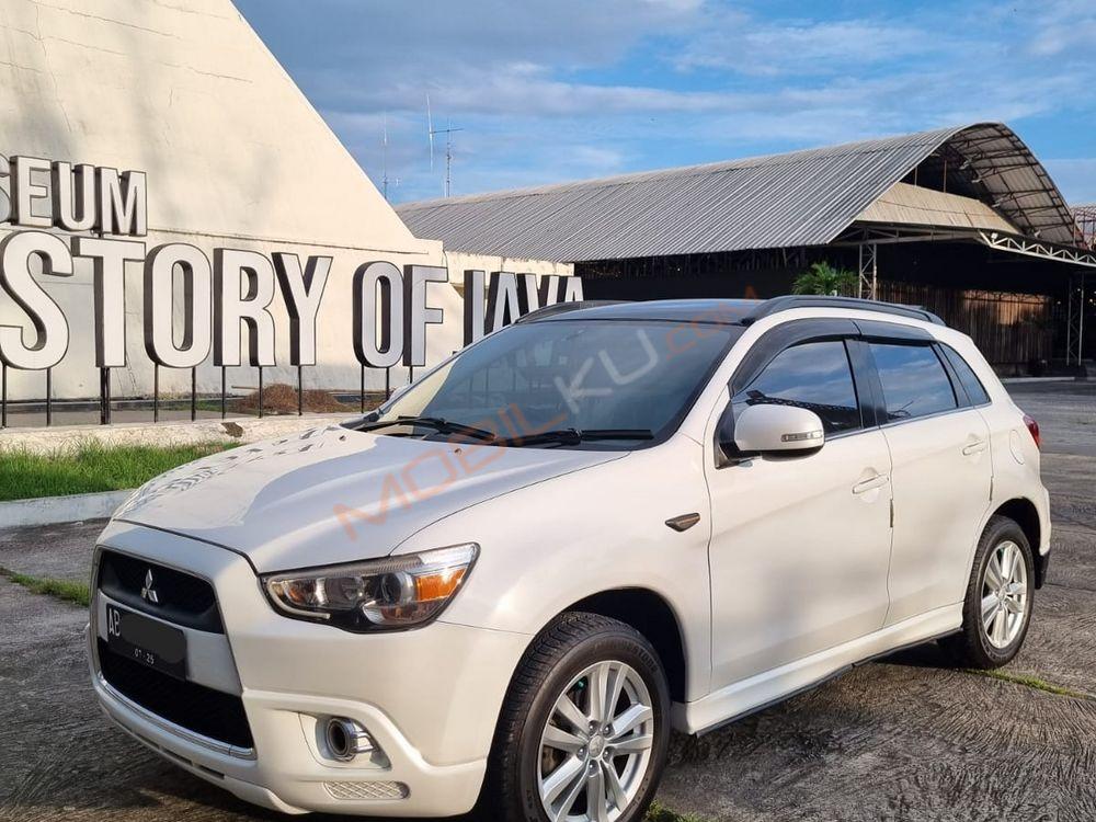 Mobil Mitsubishi Outlander Sport 2014
