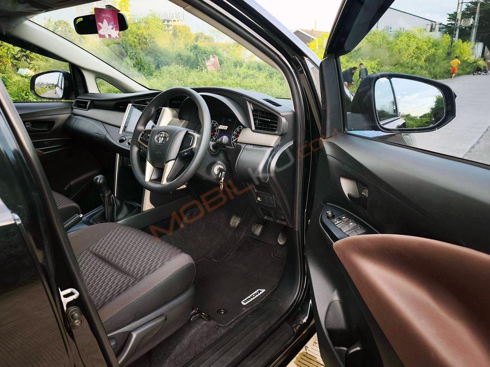 Mobil Toyota Kijang Innova 2021