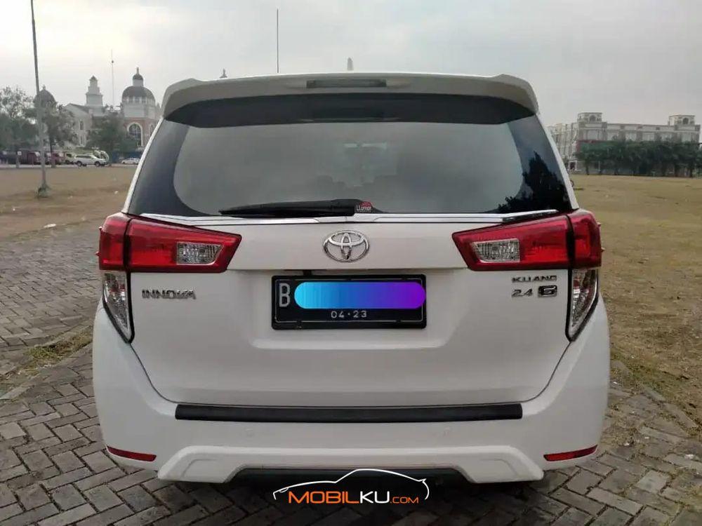 Mobil Toyota Kijang Innova 2018