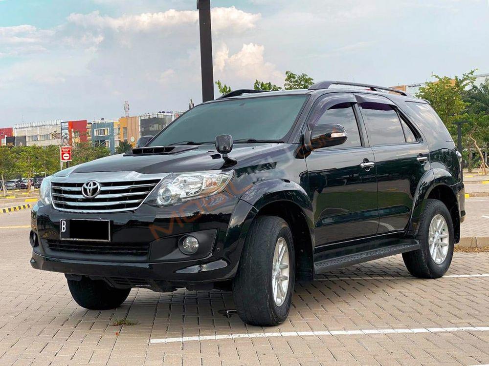 Mobil Toyota Fortuner 2012