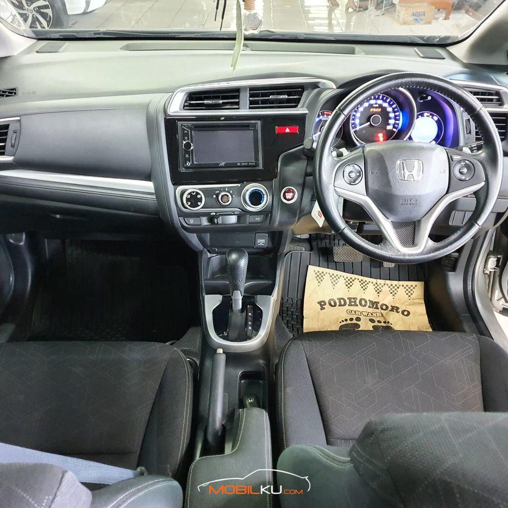 Mobil Honda Jazz 2015
