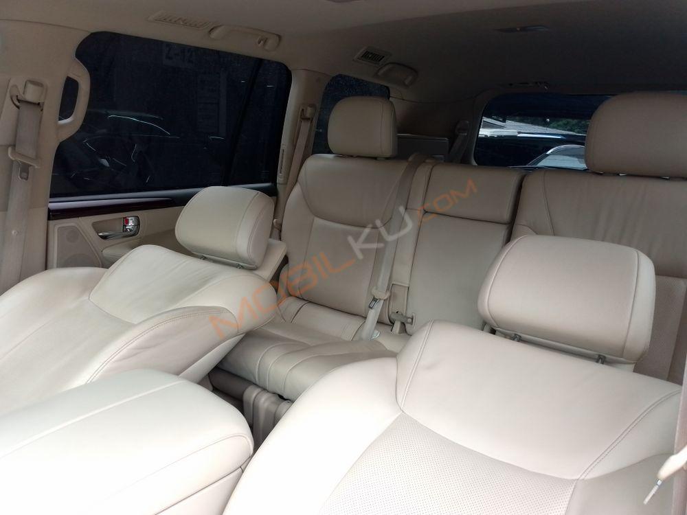 Mobil Lexus LX 2012