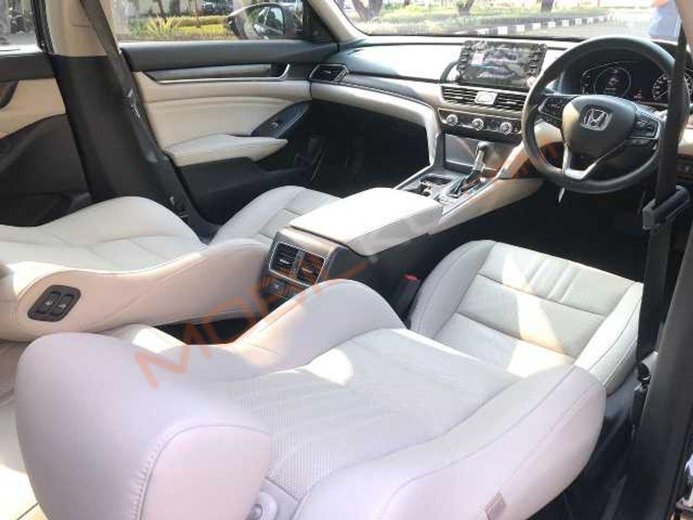Mobil Honda Accord 2020
