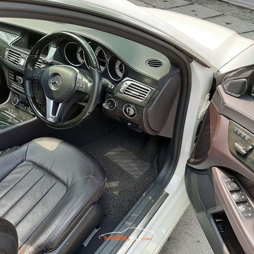 Mobil Mercedes-Benz CLS 2013