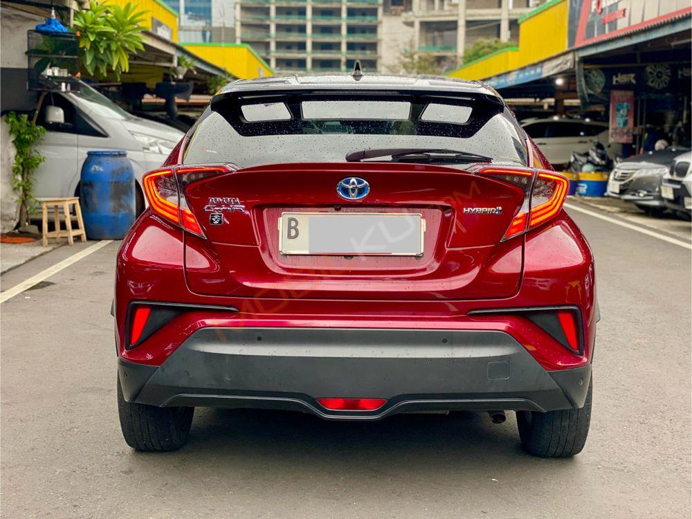 Mobil Toyota C-HR 2021