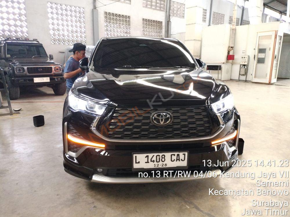 Mobil Toyota Kijang Innova Zenix 2023