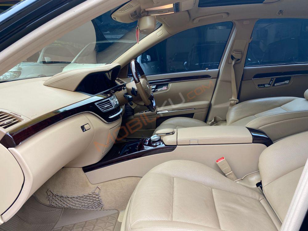 Mobil Mercedes-Benz S-Class 2011