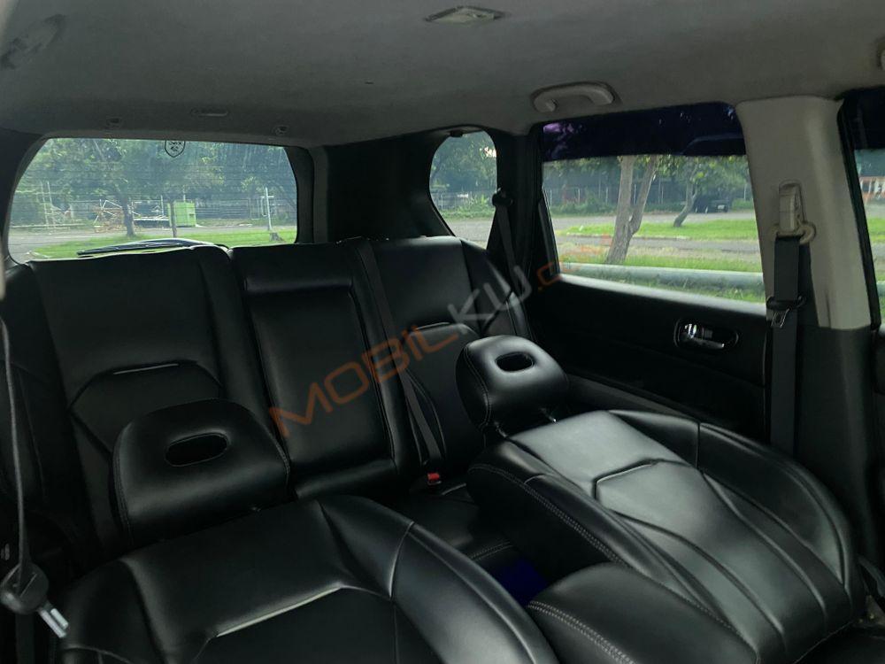 Mobil Nissan X-Trail 2008