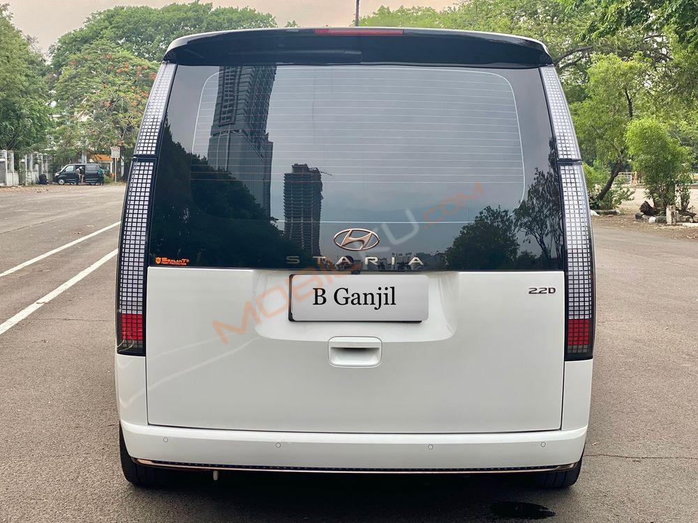 Mobil Hyundai Staria 2022