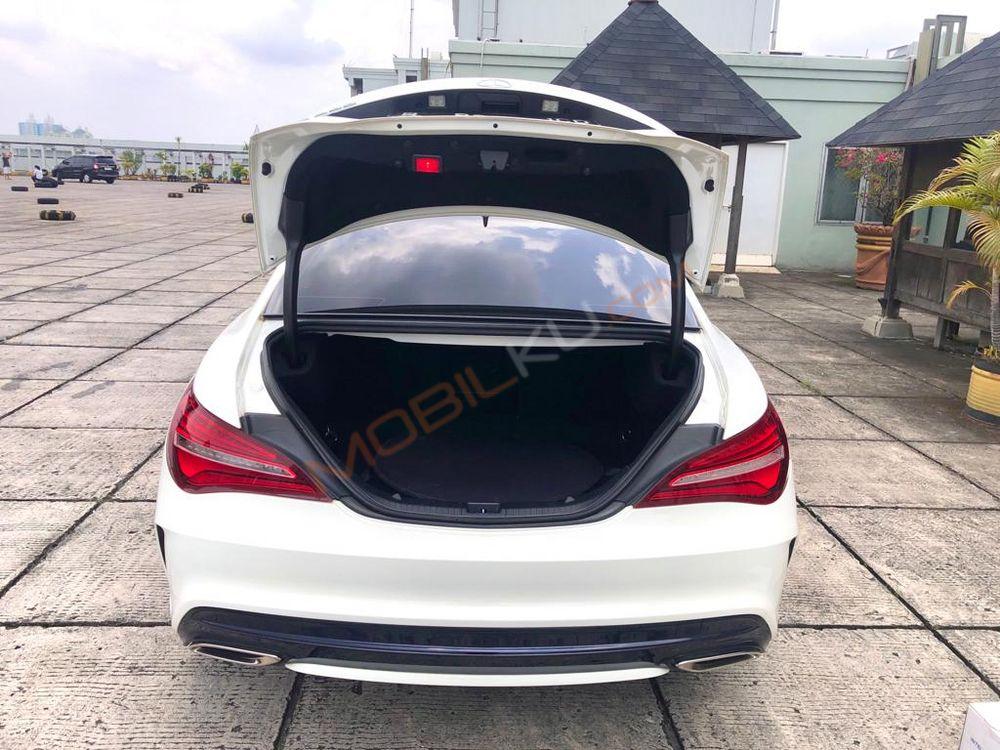 Mobil Mercedes-Benz CLA 2018