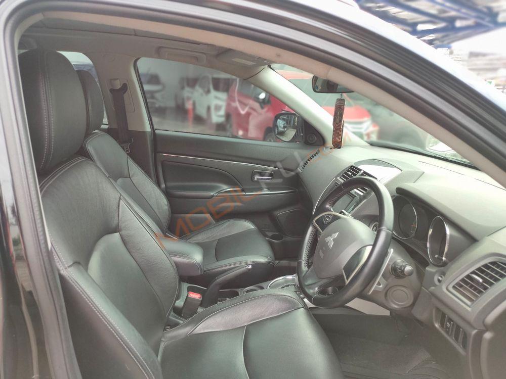 Mobil Mitsubishi Outlander Sport 2014