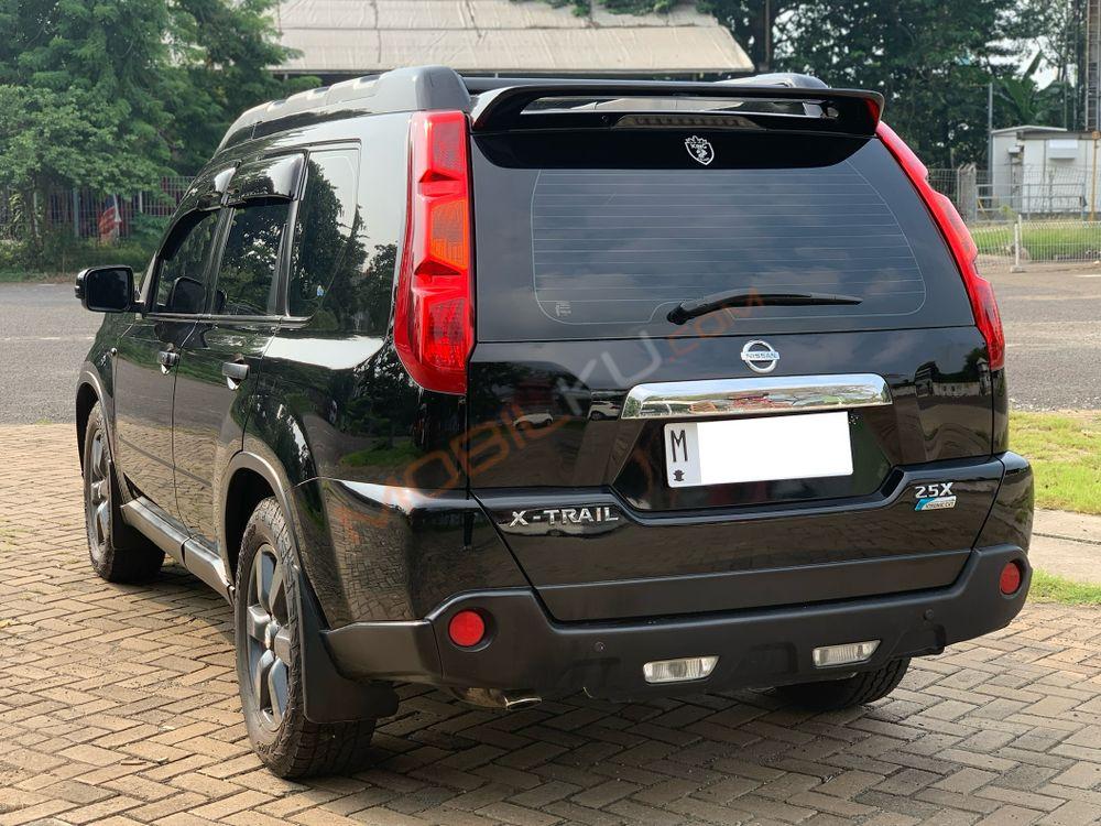 Mobil Nissan X-Trail 2008