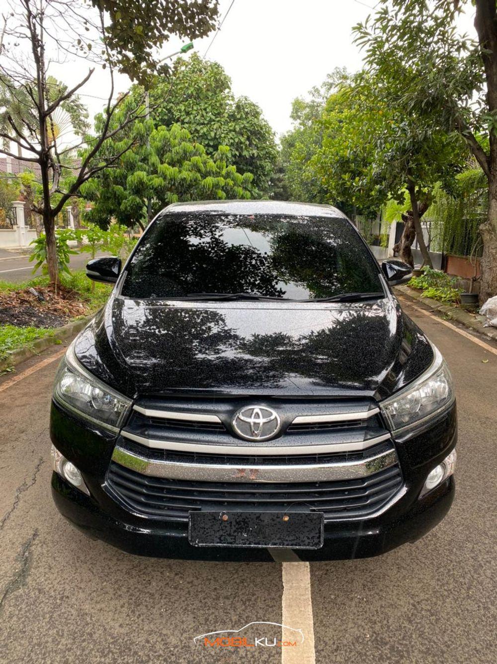 Mobil Toyota Kijang Innova 2016