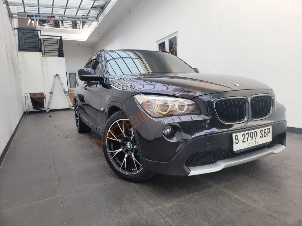Mobil BMW X1 2012