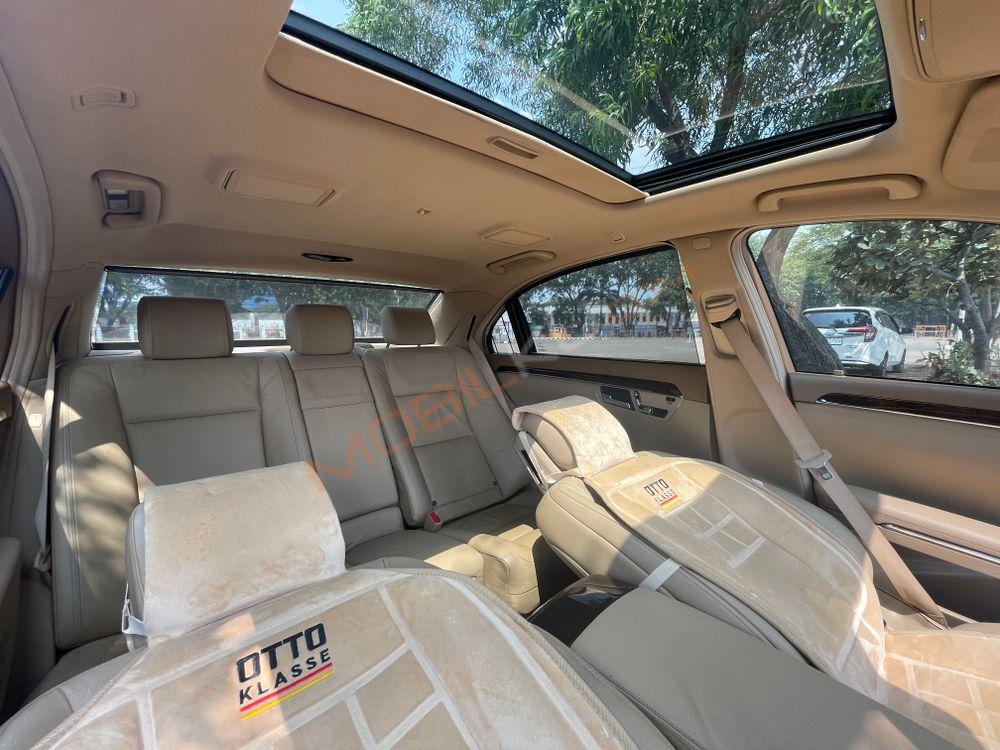 Mobil Mercedes-Benz S-Class 2011