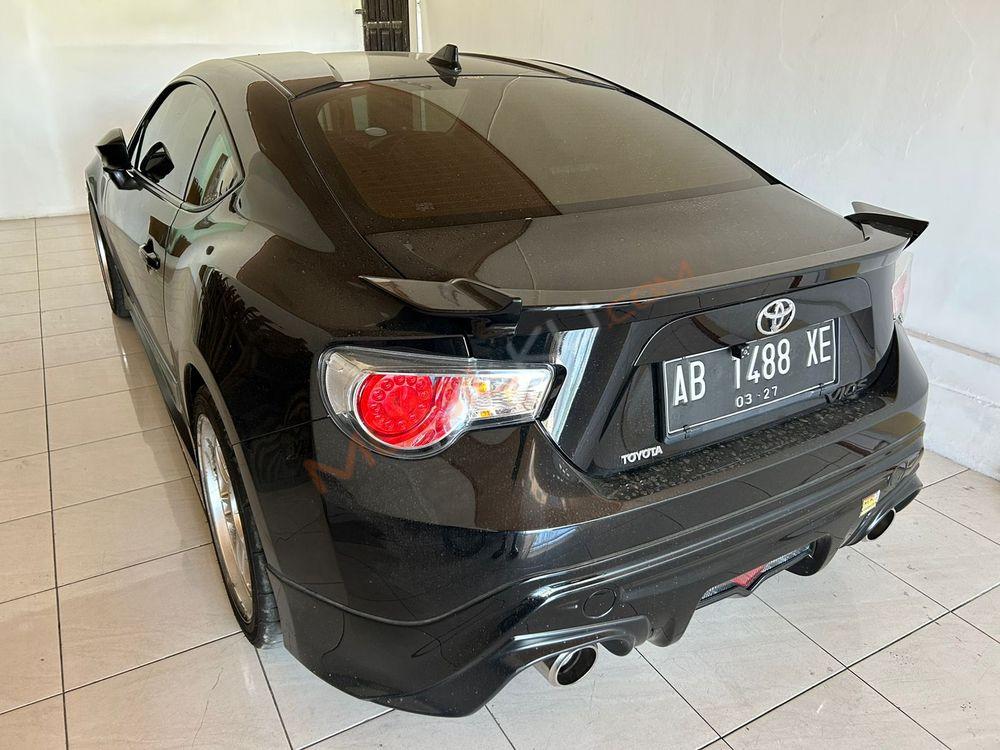 Mobil Toyota 86 2014