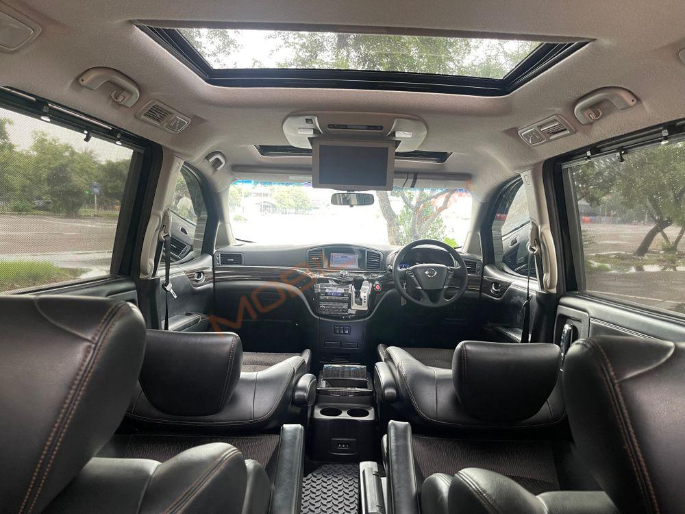 Mobil Nissan Elgrand 2013