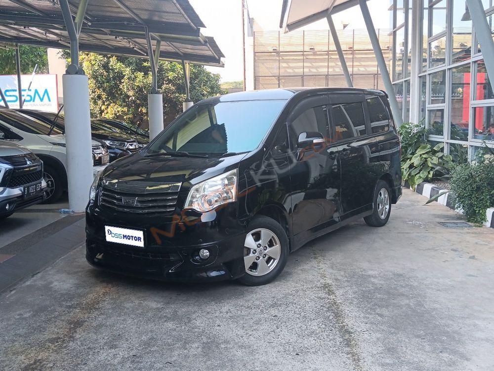 Mobil Toyota Nav1 2013