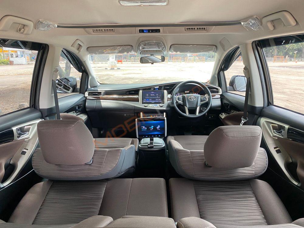 Mobil Toyota Kijang Innova 2022