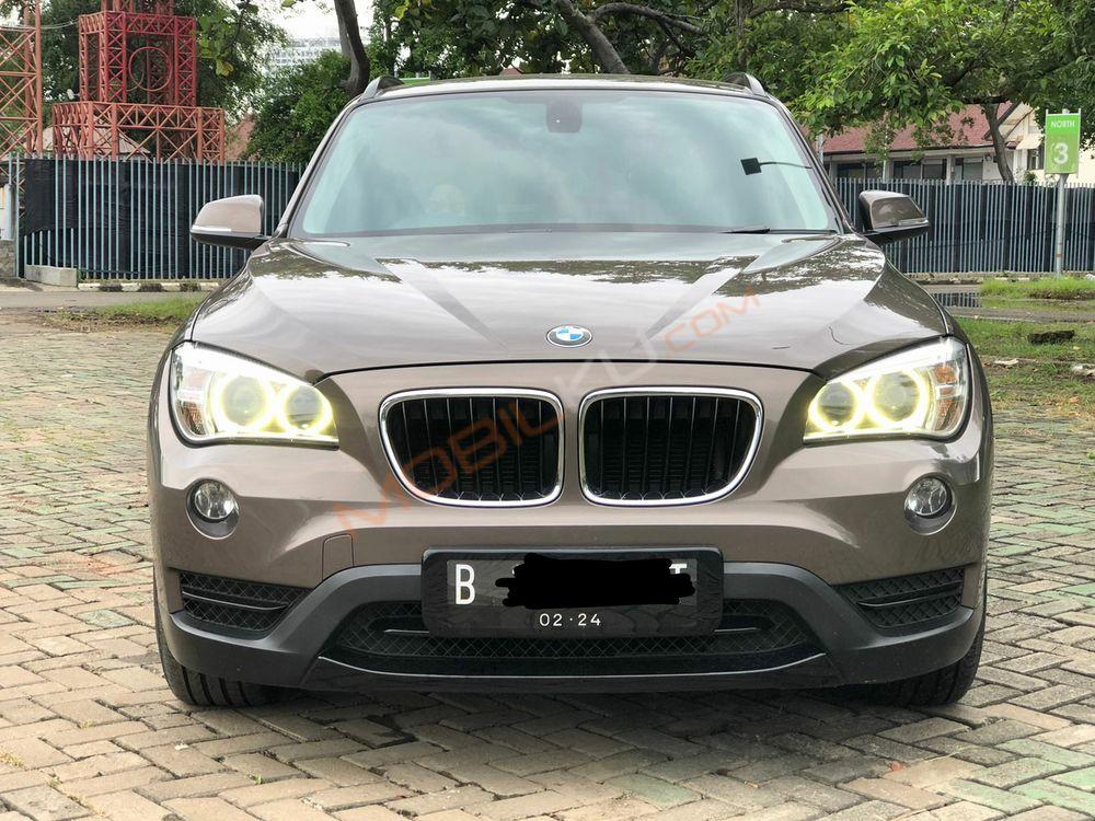 Mobil BMW X1 2013