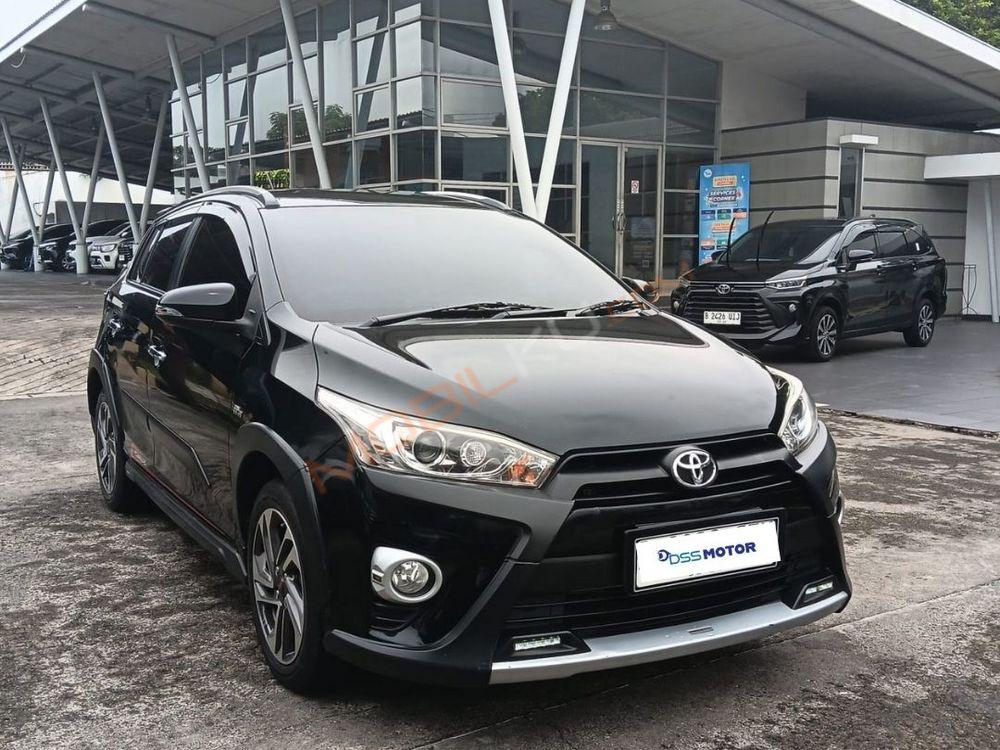 Mobil Toyota Yaris 2017