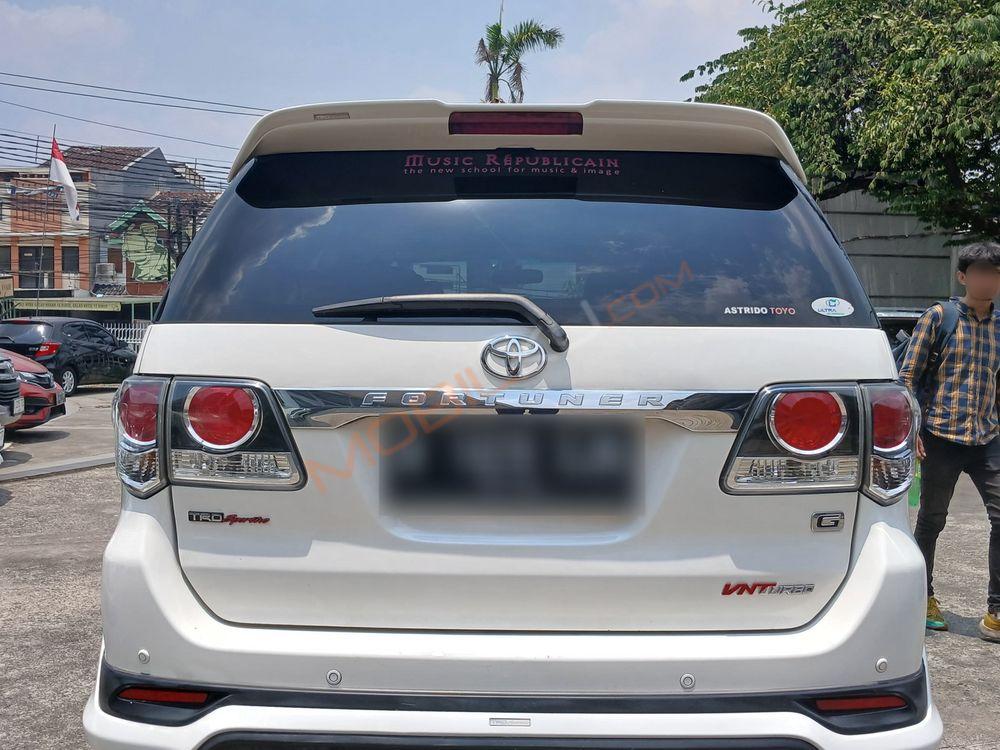 Mobil Toyota Fortuner 2015