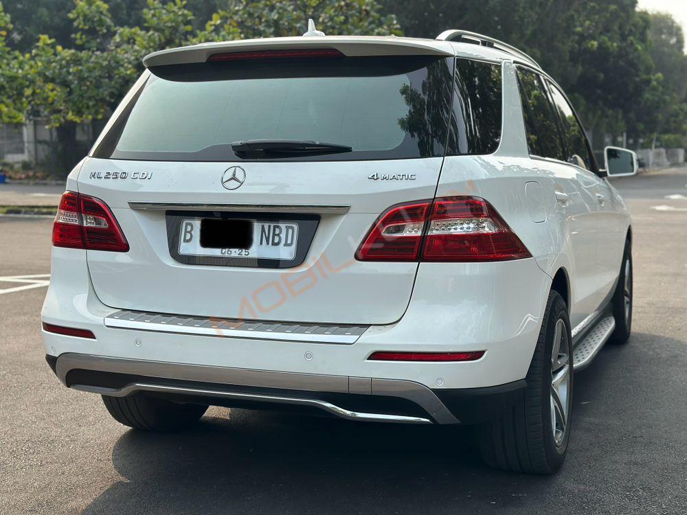 Mobil Mercedes-Benz ML 2015