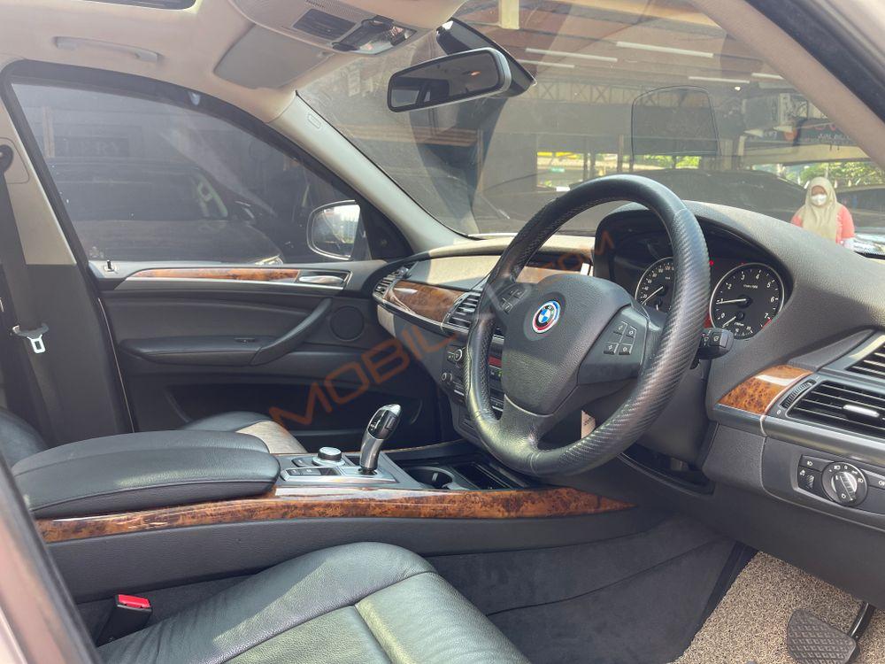 Mobil BMW X5 2008
