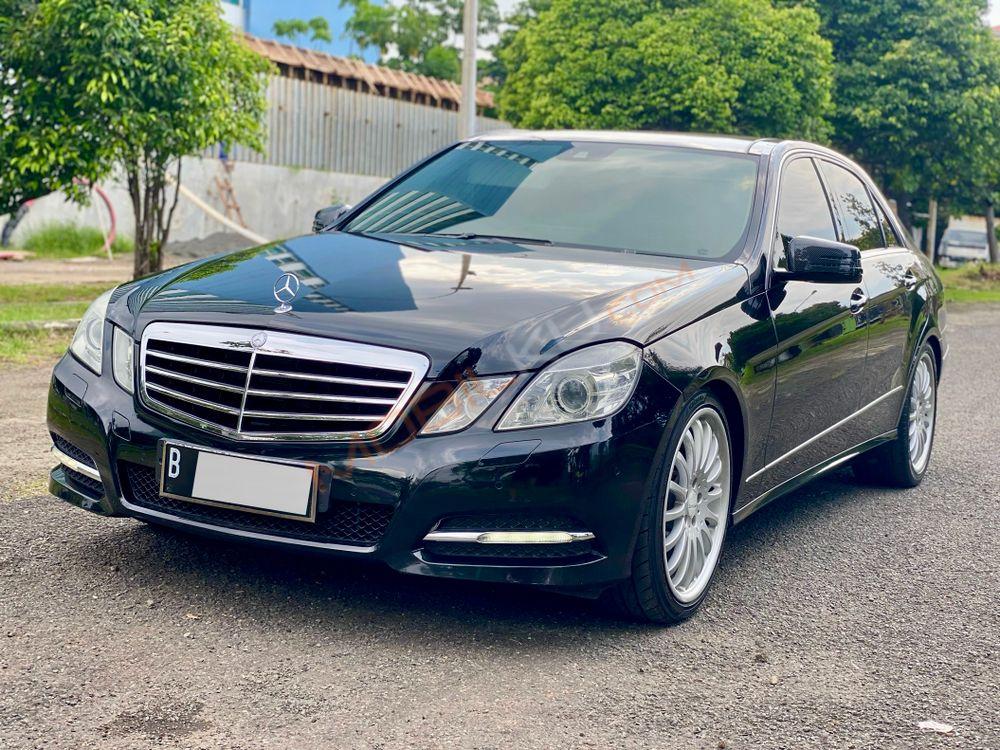 Mobil Mercedes-Benz E-Class 2011