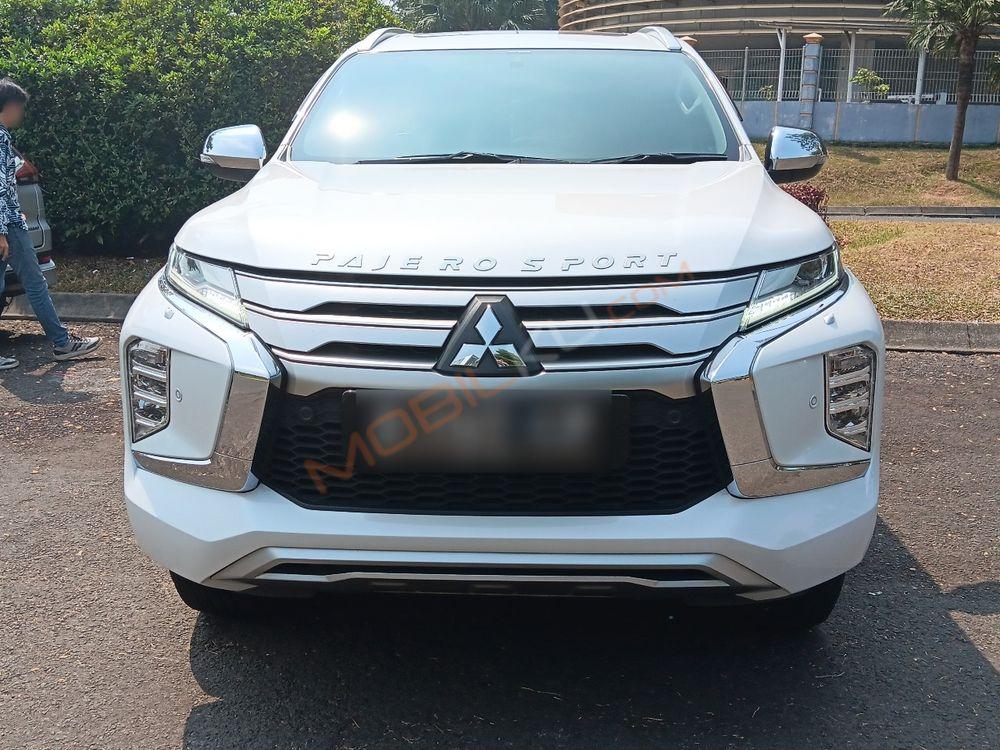 Mobil Mitsubishi Pajero 2021