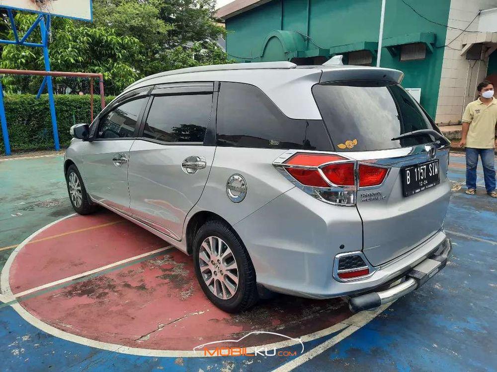 Mobil Honda Mobilio 2014