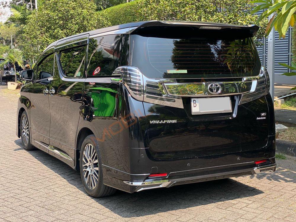 Mobil Toyota Vellfire 2016