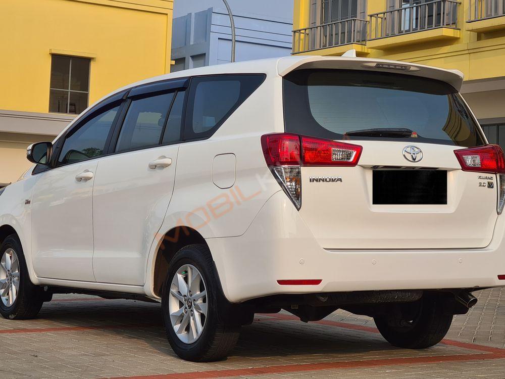 Mobil Toyota Kijang Innova 2016