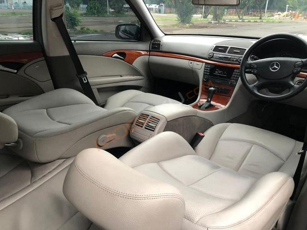 Mobil Mercedes-Benz E-Class 2007