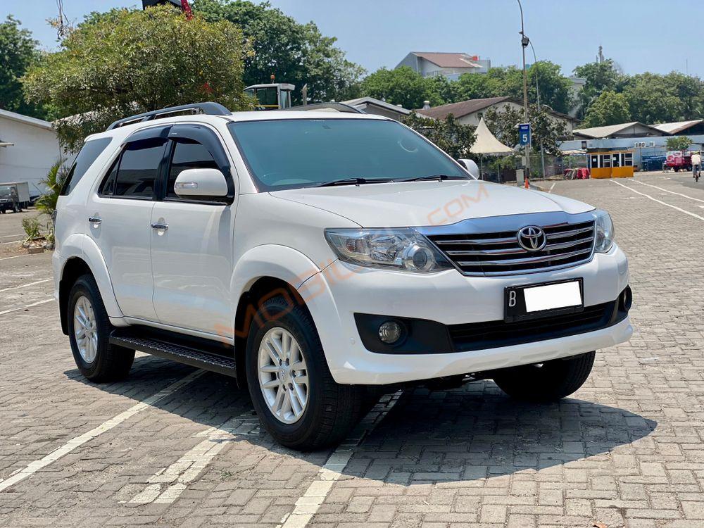 Mobil Toyota Fortuner 2012