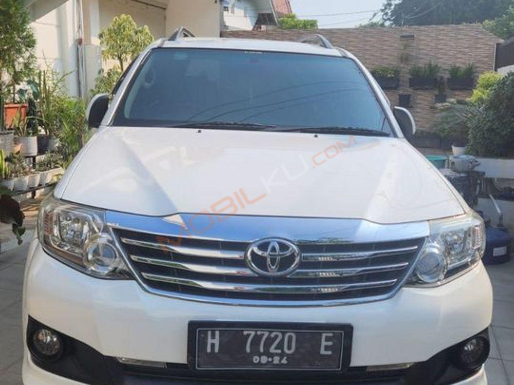 Mobil Toyota Fortuner 2013