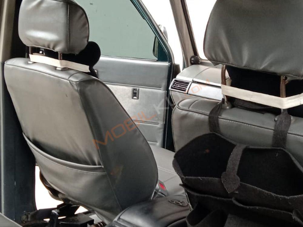 Mobil Toyota Kijang 1996