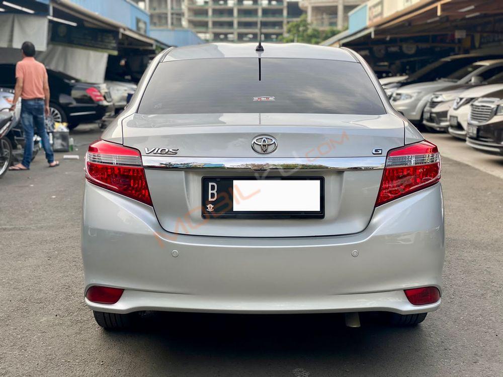 Mobil Toyota Vios 2015