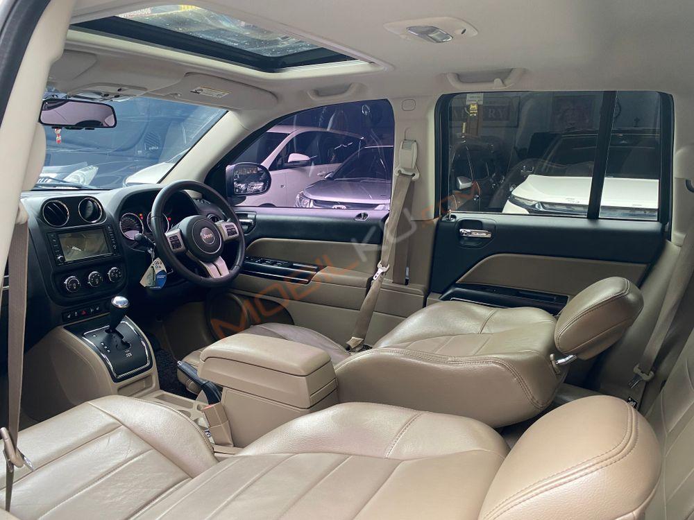 Mobil Jeep Compass 2013