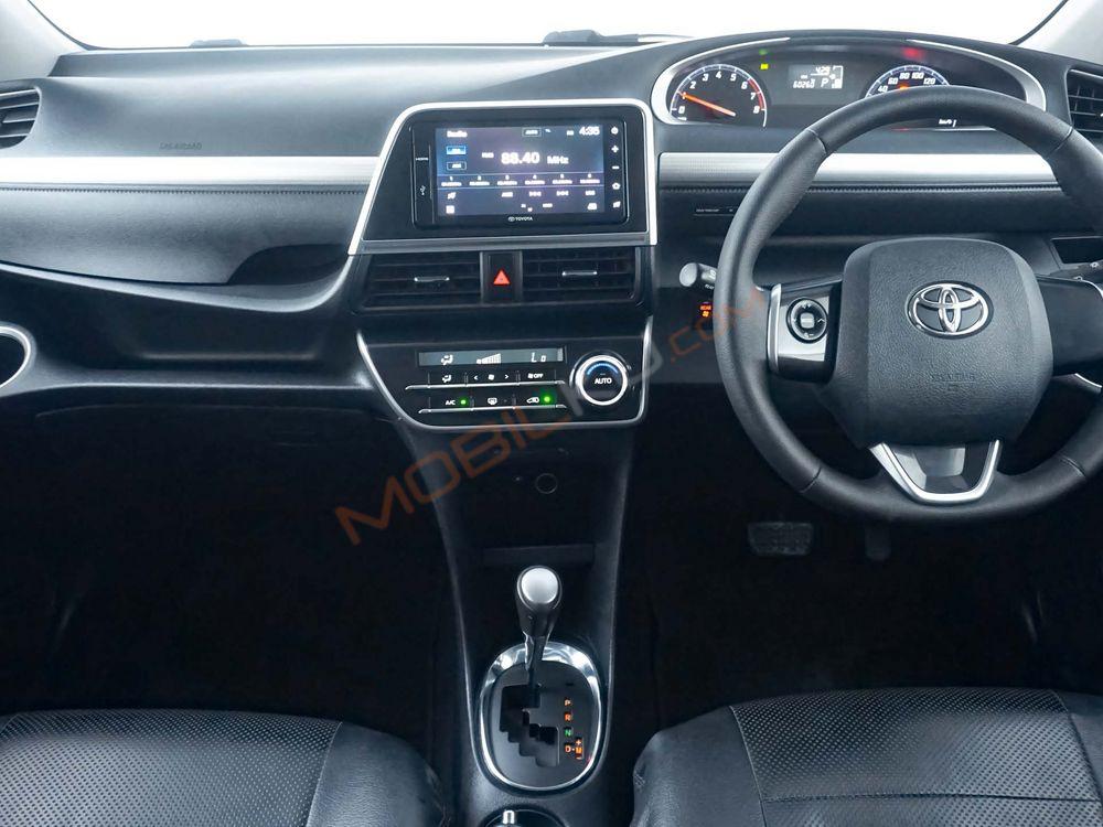 Mobil Toyota Sienta 2017