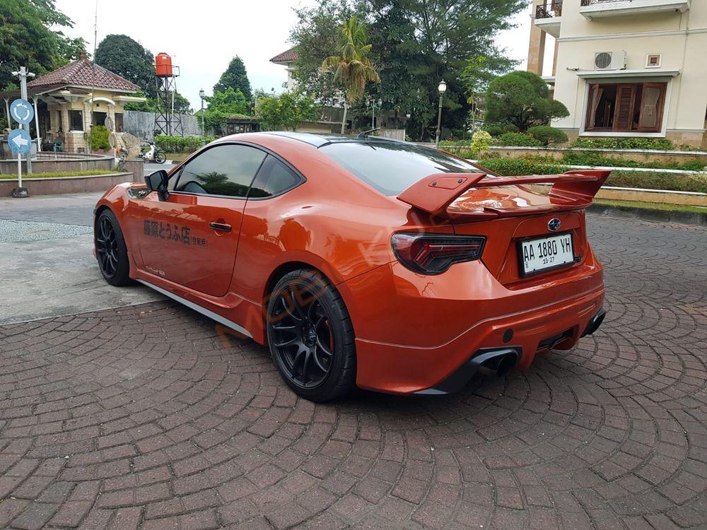 Mobil Subaru BRZ 2012