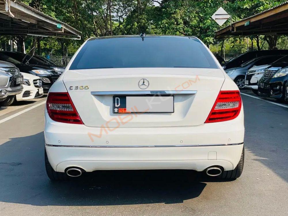Mobil Mercedes-Benz C-Class 2013