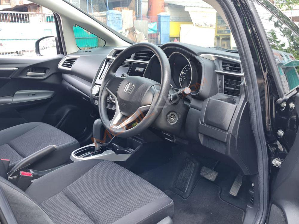 Mobil Honda Jazz 2019