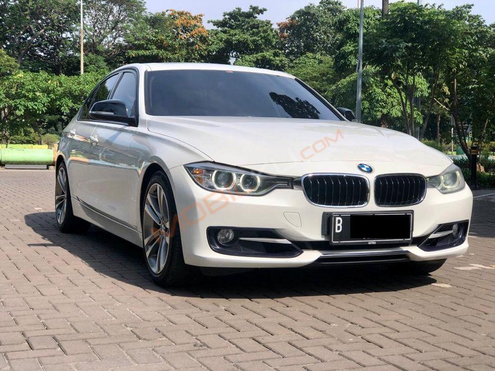 Mobil BMW 3 Series 2014